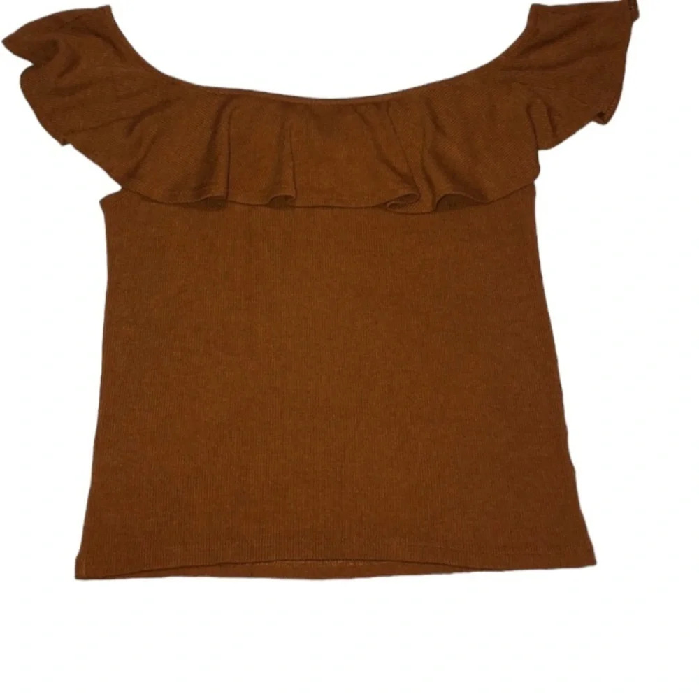 FOREVER21 off the shoulder top - Picture 2 of 4